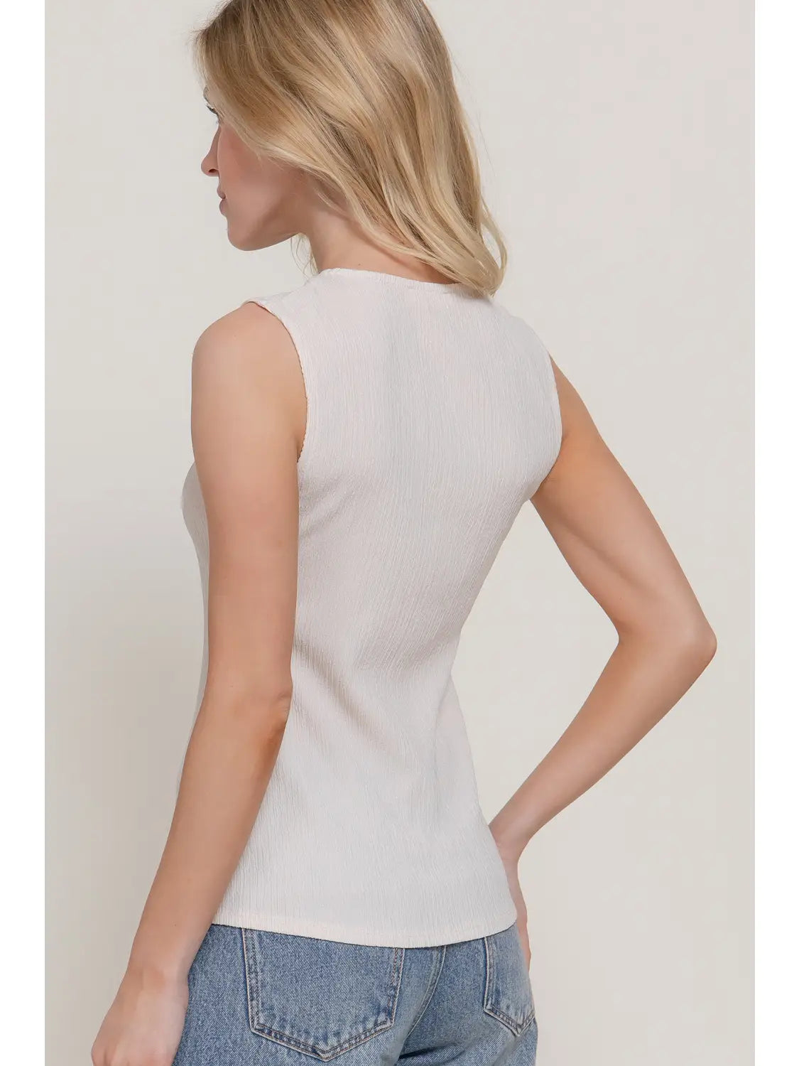 Sleeveless Texture Knit Vest-White
